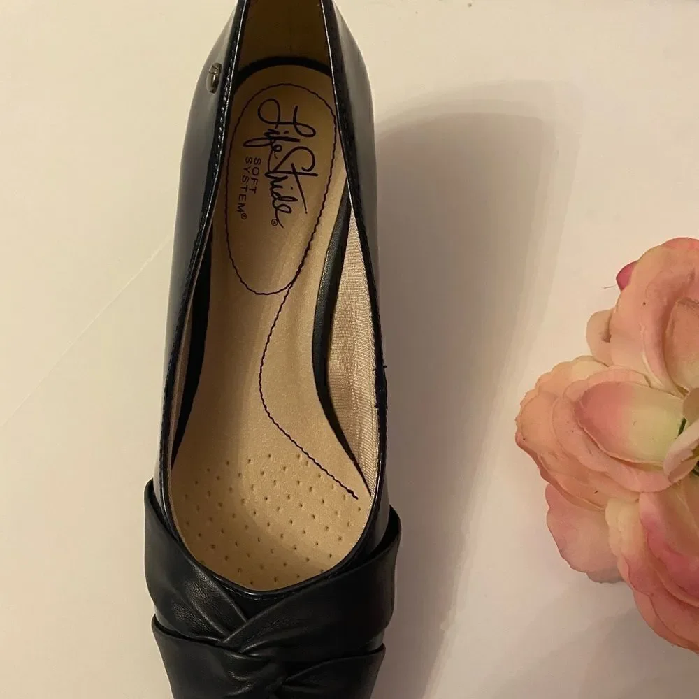 🛍 Life Stride Women’s Janice wedge Heels 7 W